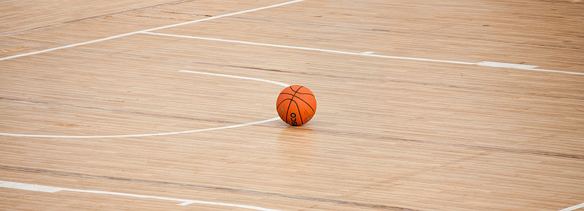 Visual representation of a empty basketball court 