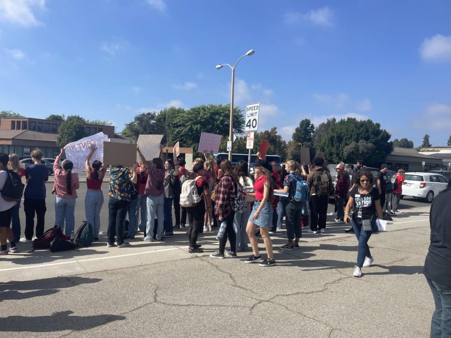 Buena Students rally in front of Ventura Government Center in support of wage raises for teachers Oct   21, 2022