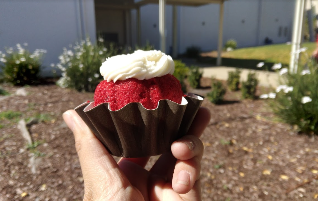 ASB spreads love on campus for Valentines Day