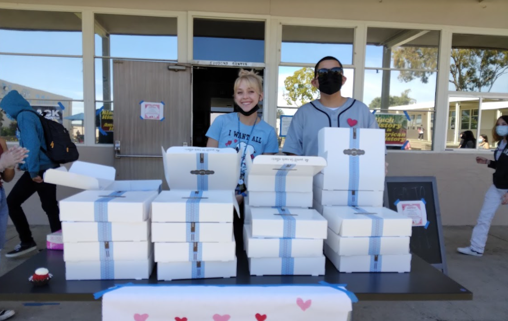 ASB spreads love on campus for Valentines Day