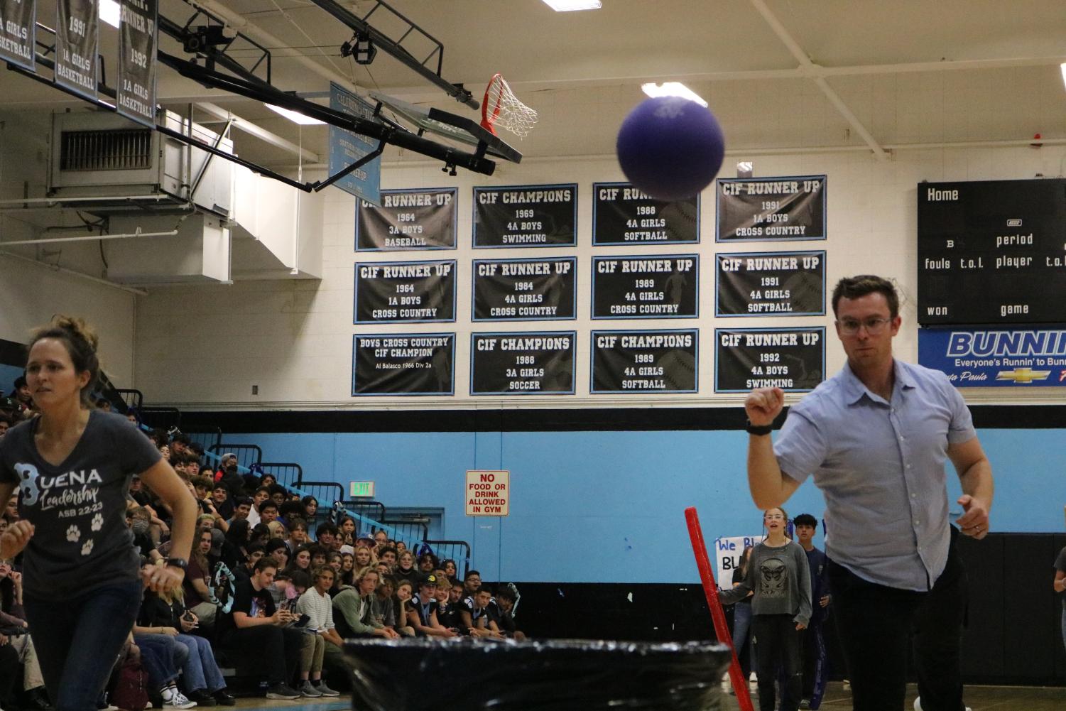 Homecoming Rally raises school spirit in preparation for weekend