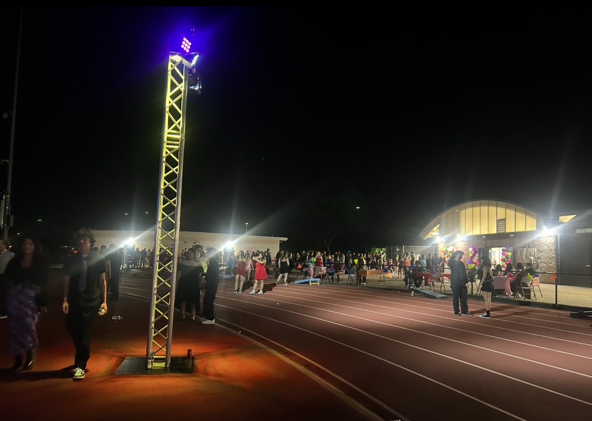 Overview of entrance and photo booth. 